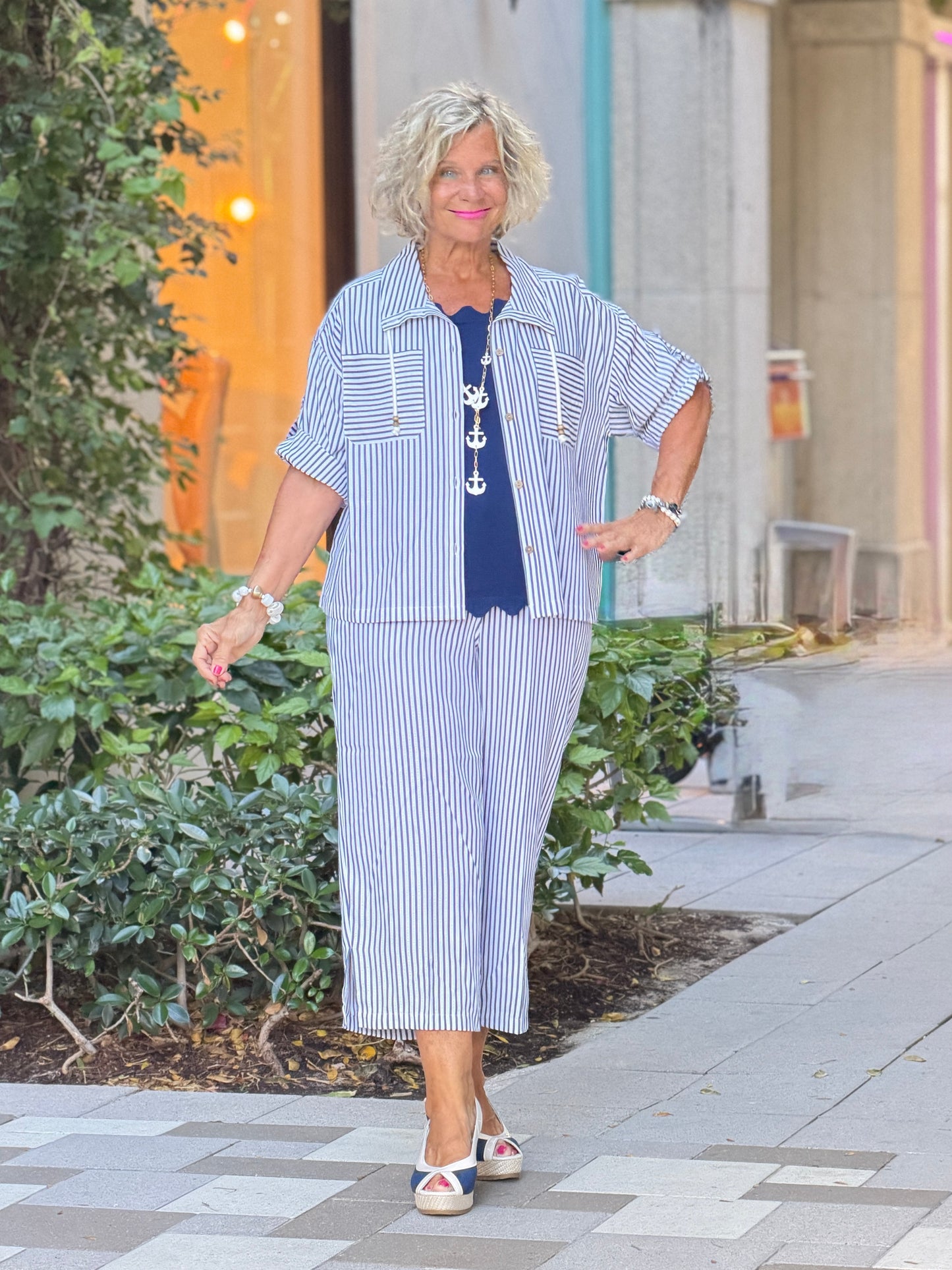 FRENCH RIVIERA NAVY SEERSUCK CAPRI