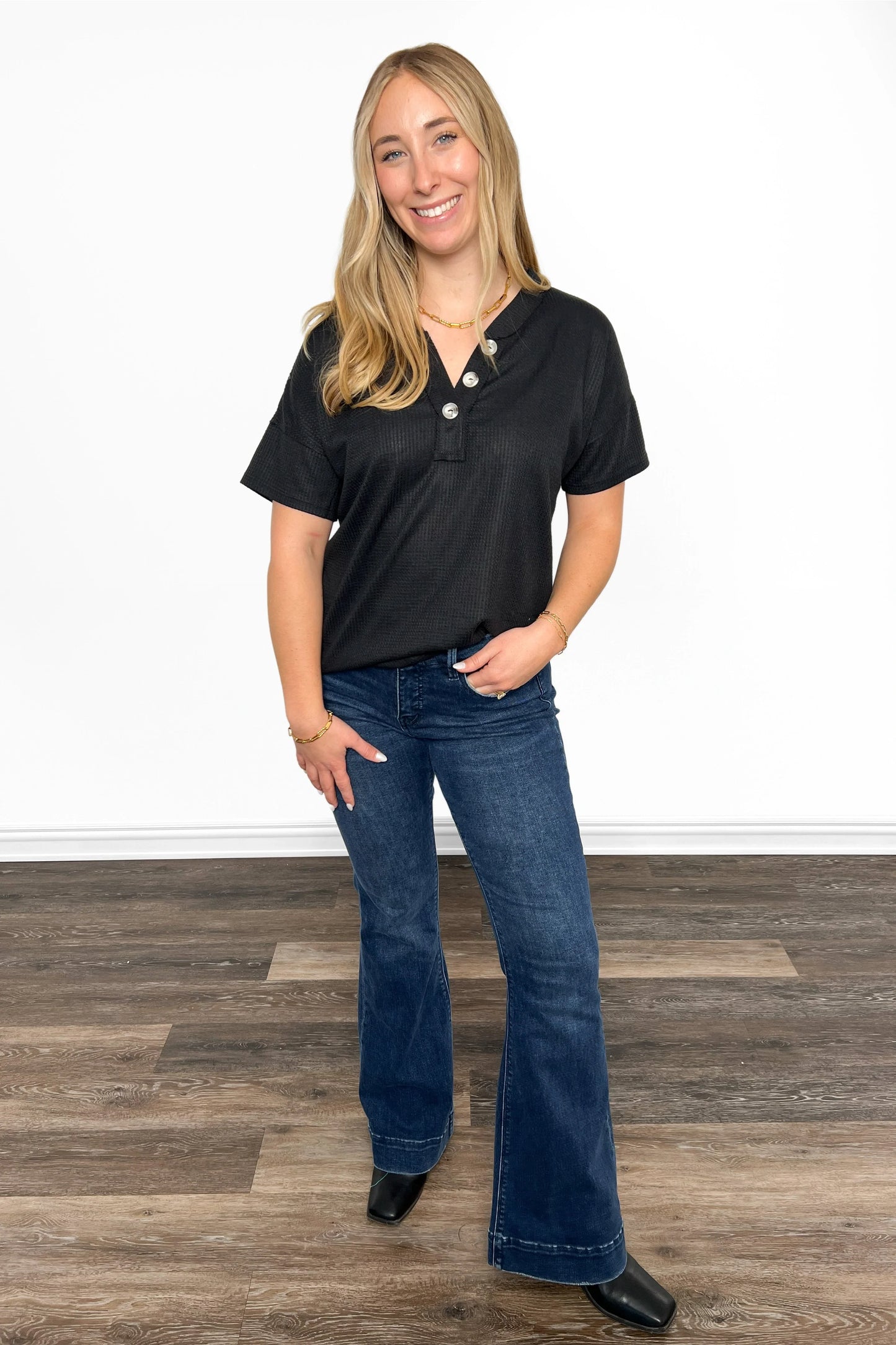 Women's Faux Button V-Neck Short Sleeve Top